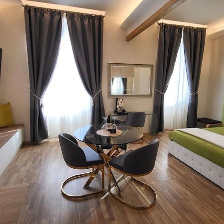I Due Grifoni Studio Flat Taormina Bagian luar foto
