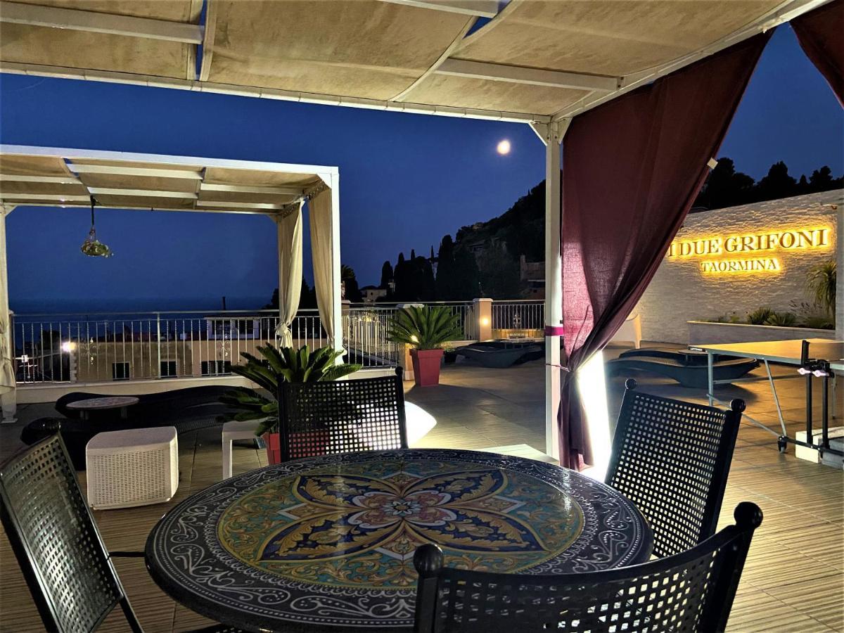 I Due Grifoni Studio Flat Taormina Bagian luar foto