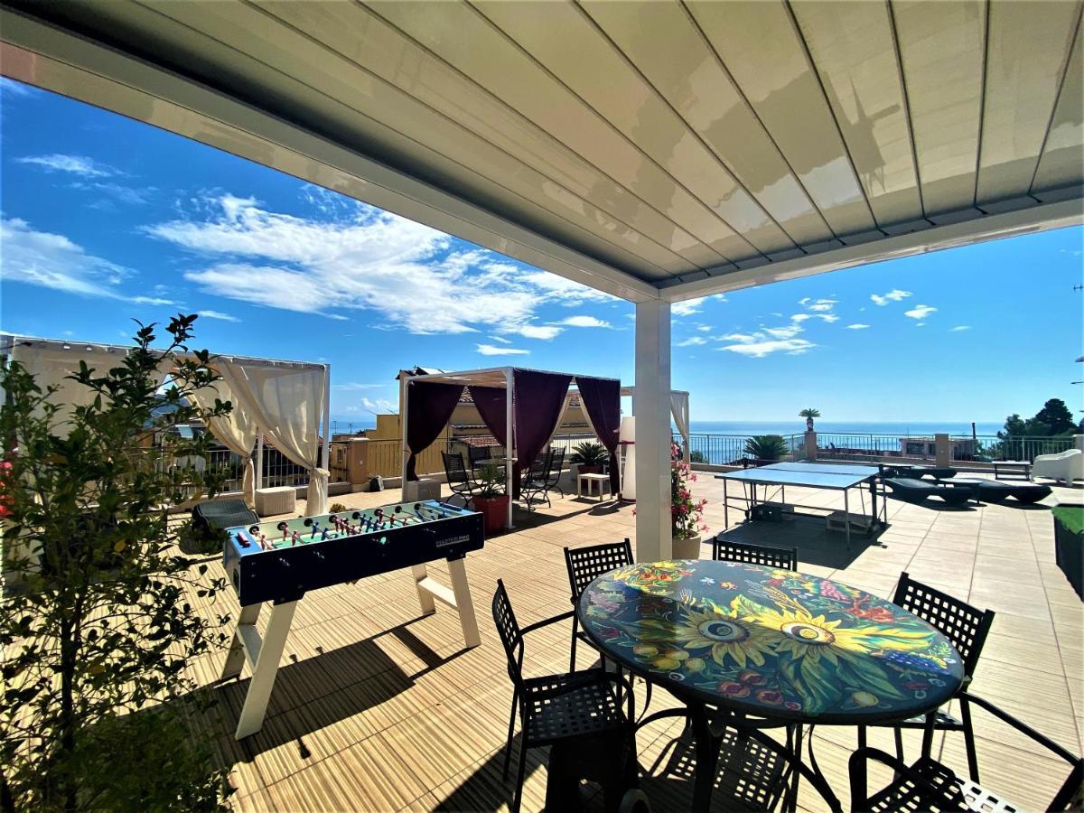 I Due Grifoni Studio Flat Taormina Bagian luar foto