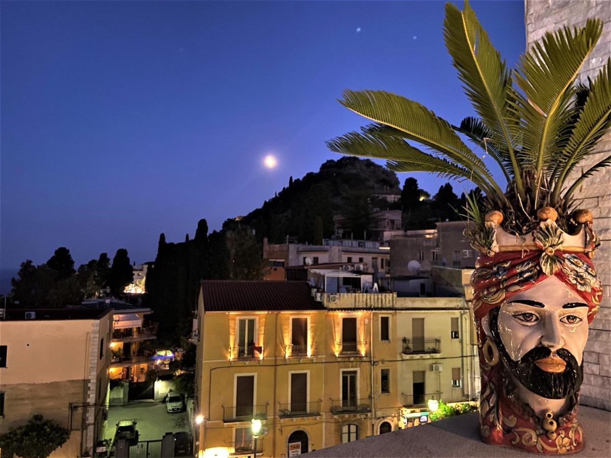 I Due Grifoni Studio Flat Taormina Bagian luar foto